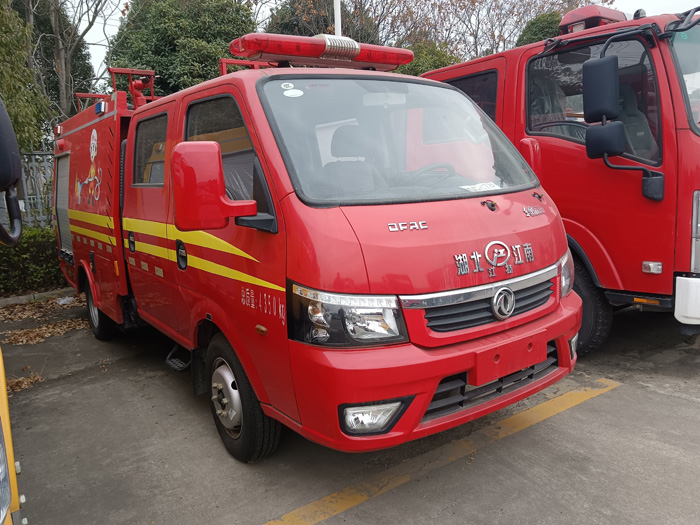 5噸消防灑水車多少錢_商業(yè)區(qū)倉庫消防車_2.5-5噸泡沫消防車現(xiàn)車報(bào)價(jià)