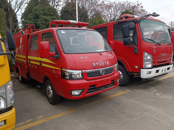 5噸消防灑水車多少錢_商業(yè)區(qū)倉庫消防車_2.5-5噸泡沫消防車現(xiàn)車報(bào)價(jià)