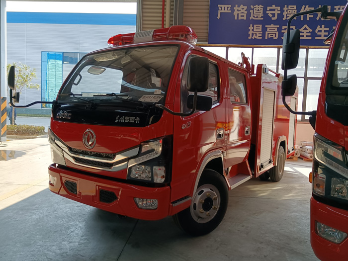 5噸消防灑水車多少錢_商業(yè)區(qū)倉庫消防車_2.5-5噸泡沫消防車現(xiàn)車報(bào)價(jià)